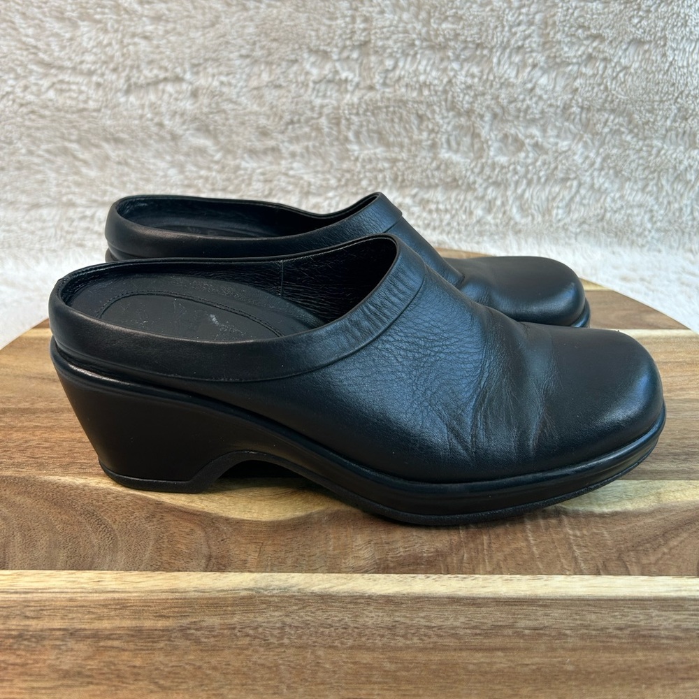 Dansko Clogs Slip Ons Black Leather Mules Shoes Size 37 EU 6.5 US